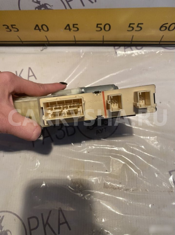 Мотор стеклоподъемника Citroen C4 Citroen C4 оригинальный номер 9681576080