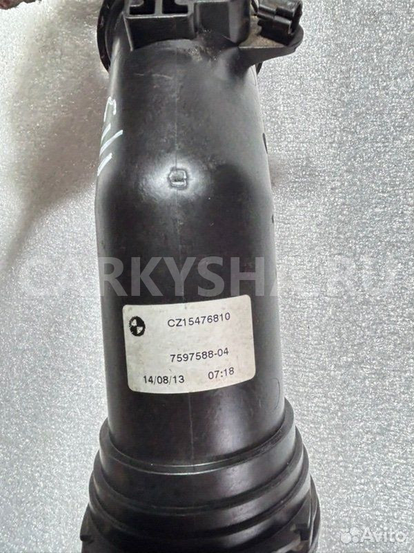 Патрубок интеркулера BMW 3 F30 N13B16 2012 BMW 3er оригинальный номер 13 71 7 597 588