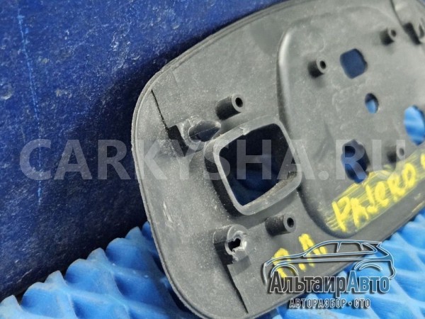 Накладка сидения переднего левого Pajero 4 Mitsubishi i оригинальный номер MR657195