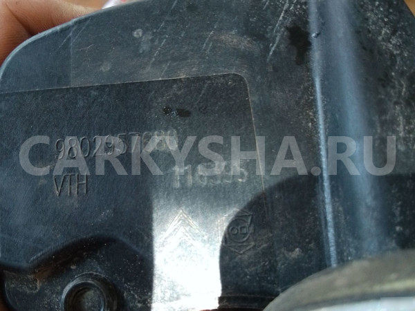 Лючок бензобака Citroen C4 B7 Citroen C4 оригинальный номер 9802957680