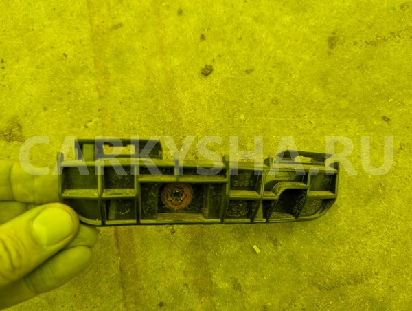 Крепление бампера Toyota Wish оригинальный номер 52575-68020