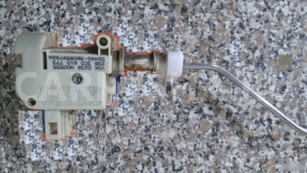 Активатор замка крышки бензобака VW Passat (B6) 2 Volkswagen Passat оригинальный номер B63C0810773