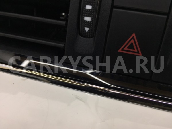 Дефлектор центральный с аварийкой Skoda Octavia A7 Skoda Octavia 