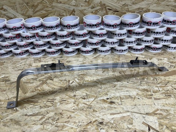 Правое крепление топливного бака Toyota Camry VIII (XV70) оригинальный номер 77601-06230