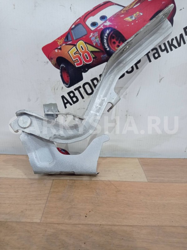 петля капота левая Nissan Juke 