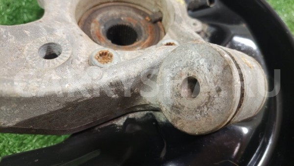 Кулак задний левый Audi A8 2004 Audi 200 