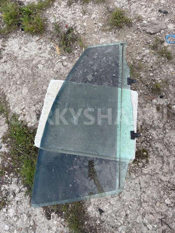 Стекло двери передней правой Nissan Qashqai I 2010 Nissan Qashqai оригинальный номер 80300JD000