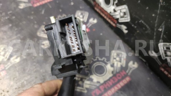 Подрулевой переключатель поворотов Хендай Акцент Hyundai Accent оригинальный номер 9343025030