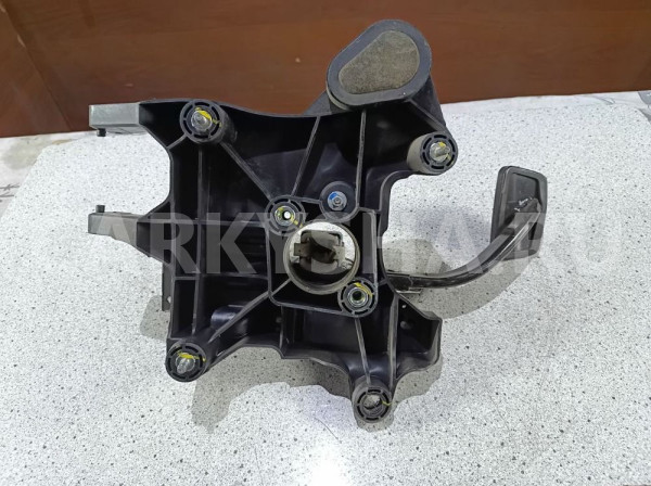 Педаль тормоза Chevrolet Aveo II (2011—2020) Chevrolet Aveo оригинальный номер 95057548