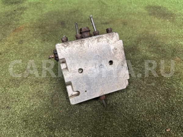 Блок клапанов гидроподвески Toyota Land Cruiser 200 2008-2022 4894060020 Toyota Land Cruiser 