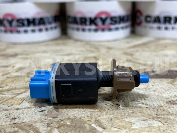 Концевик педали тормоза Toyota Camry VIII (XV70) Рестайлинг – седан оригинальный номер 84340-19095