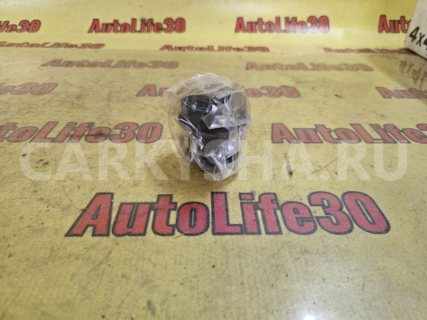 Сайлентблок переднего рычага Nissan Bluebird оригинальный номер 545242F000