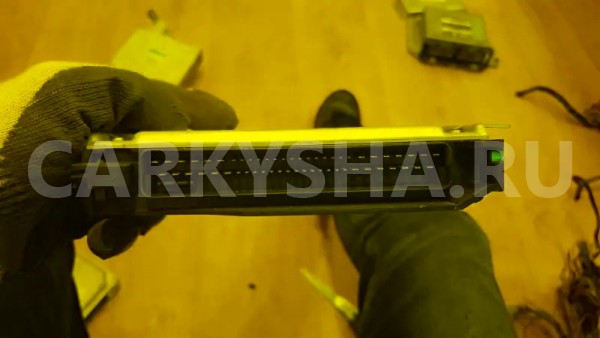 Блок efi Nissan Elgrand 