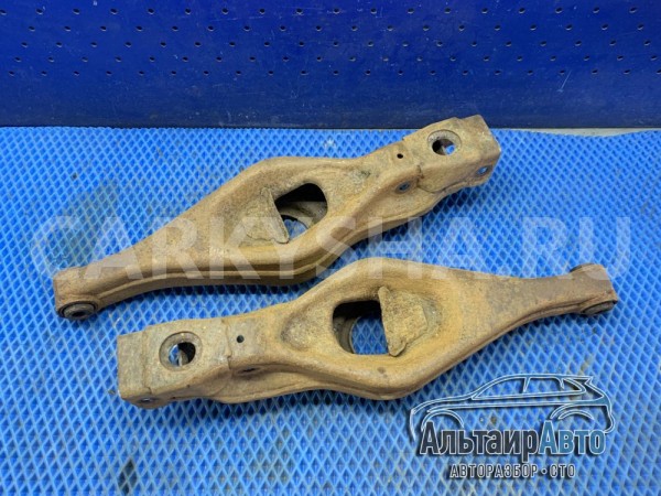 Задний рычаг под пружину нижний Pajero 3 4 Mitsubishi i оригинальный номер MR418558