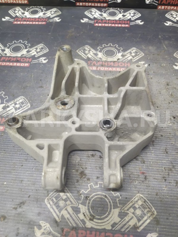 Кронштейн компрессора кондиционера лада приора ВАЗ (Lada) Priora оригинальный номер 2172-1001362