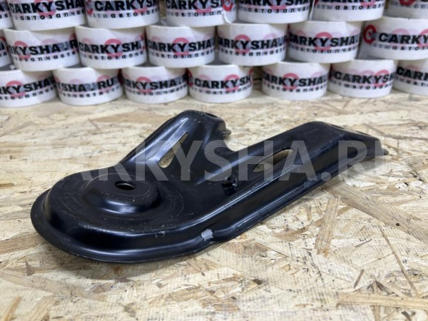 Кронштейн передней балки правый Lexus RX IV оригинальный номер 51023-48030