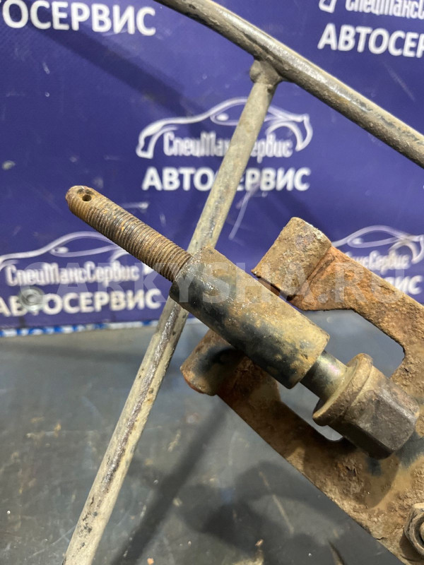 Крепление запасного колеса SsangYong Kyron Ssang Yong Kyron оригинальный номер 4181009A0A