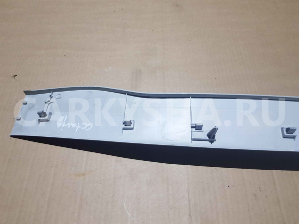 Накладка на потолок Skoda Octavia II рестайлинг (2008—2013) Skoda Octavia оригинальный номер 1z5867625l