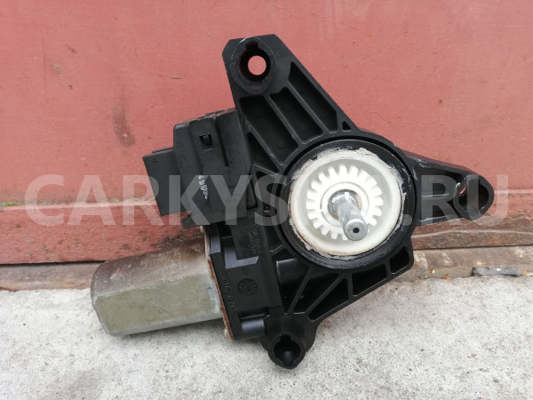 Моторчик стеклоподъемника A2469063200 Mercedes-Benz GLA-Class 2017 X156 270.920 Mercedes-Benz A-klasse оригинальный номер A2469063200