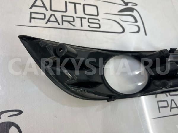 Накладка противотуманной фары передняя левая Volkswagen Passat 