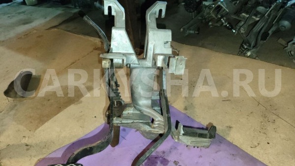 Педальный узел Audi 80 (B3) Audi 80 оригинальный номер 893721115