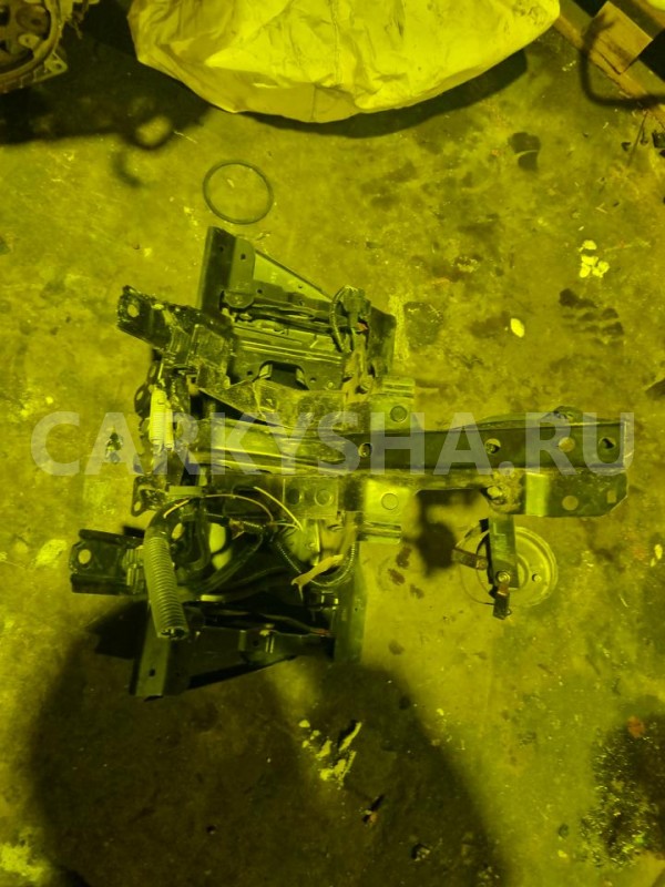 Лючок бензобака Nissan Leaf 