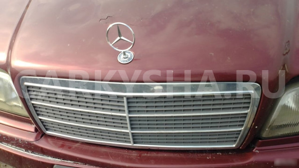 Решетка радиатора Mercedes-Benz C 200 1994 Mercedes-Benz C-klasse 