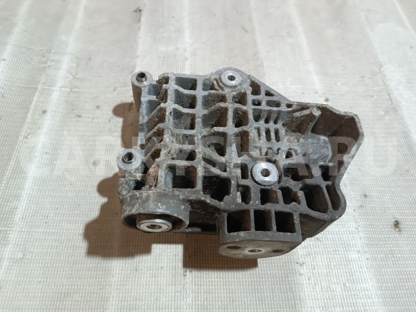 Кронштейн генератора Land Rover Range Rover 