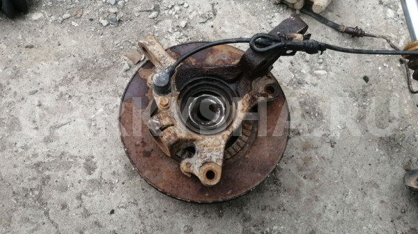 Кулак поворотный левый  Subaru Impreza GC/GF Subaru Impreza 