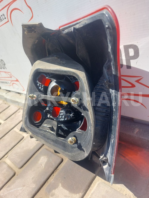 Фонарь задний левый Toyota Avensis T250 Toyota Avensis оригинальный номер 8156105130
