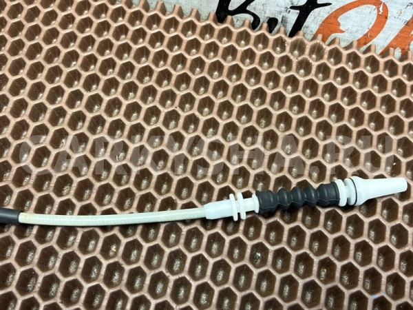 Трос наружней ручки двери BMW 5er оригинальный номер 51 21 7 297 439, 51 21 4 872 232, 51214872232, 4872232, 51 21 7 297 439, 51217297439, 7297439, 51 21 4 874 388, 51214874388, 4874388, 51 21 7 175 733, 51217175733, 7175733, 51 22 7 175 719, 51227175719, 7175719, 51 21 7 175 651, 51217175651, 7175651, 51 2