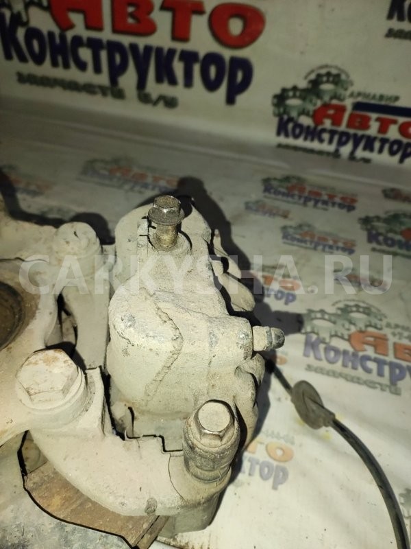 Суппорт тормозной Nissan Liberty 