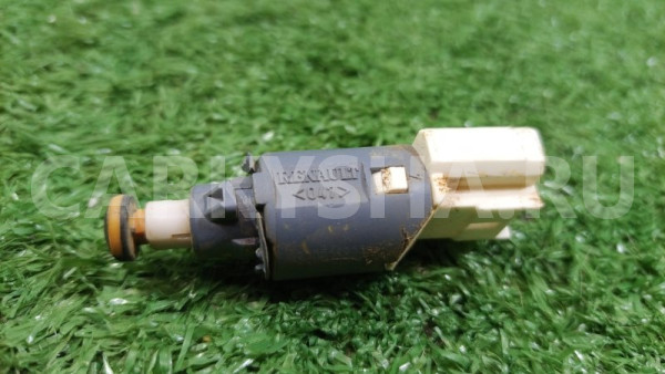 Датчик включения стоп-сигнала Лада Гранта 2018 ВАЗ (Lada) Granta оригинальный номер 8200168238