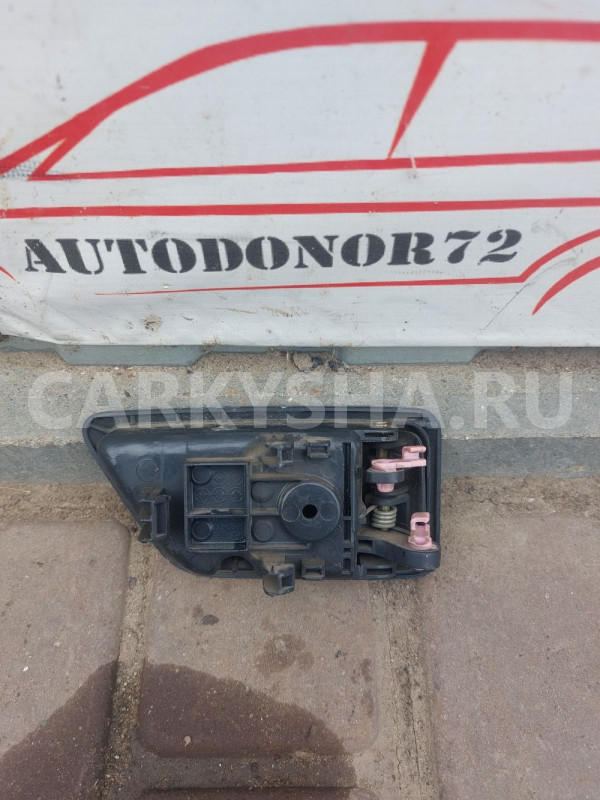 Ручка двери внутренняя левая Hyundai Getz Hyundai Getz оригинальный номер 826101C000