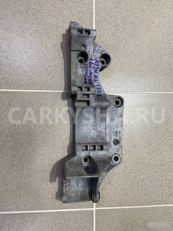 Кронштейн генератора Audi A3 1997 г Audi 200 оригинальный номер 06А903143H