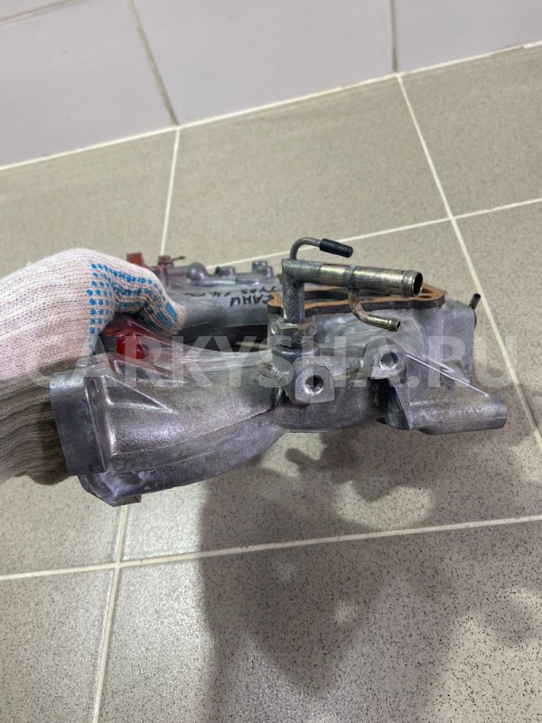 Впускной коллектор Nissan Sunny 1992 г. Nissan Sunny 