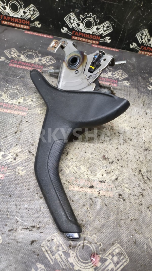 Рычаг стояночного тормоза Шевроле Авео Т300 Chevrolet Aveo оригинальный номер 95462127