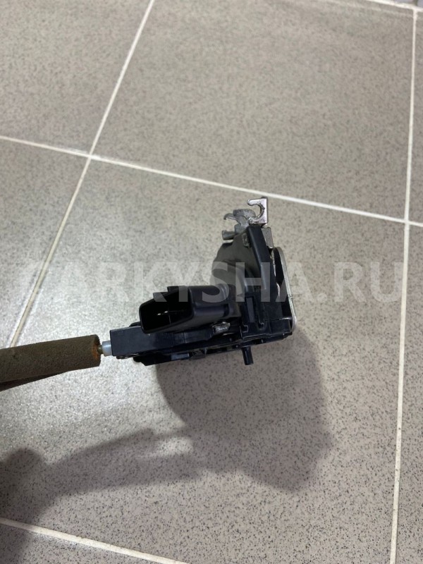 Замок двери задний л. Infiniti EX35 J50 Infiniti EX оригинальный номер I120009