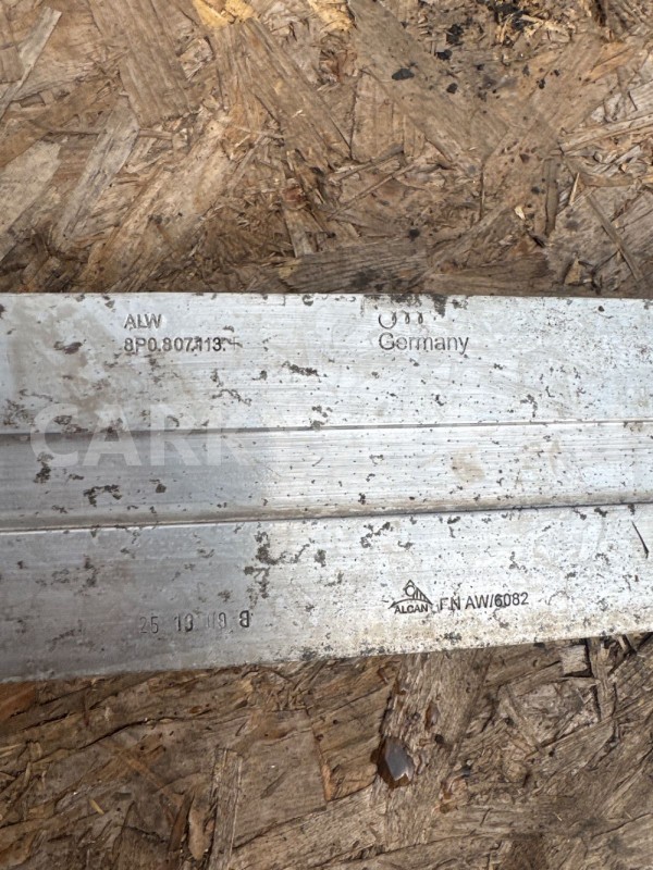 Усилитель бампера передний Audi A3 8P Audi 200 оригинальный номер 8p0807113