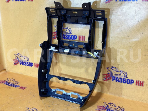 Рамка магнитолы Land Rover Freelander II рестайлинг (2010—2012) Land Rover Freelander оригинальный номер LR007353
