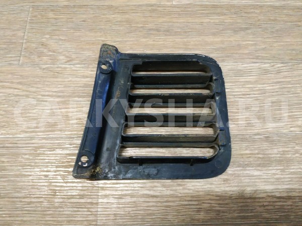 Решетка вентиляционная правая Toyota HiAce 