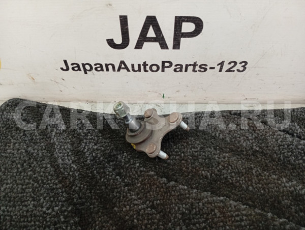 Шаровая опора передняя правая Audi Q3 2012 Audi Q3 