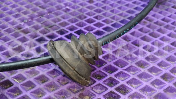 Тросик газа Mercedes-Benz W210 Mercedes-Benz E-klasse оригинальный номер 2103000130