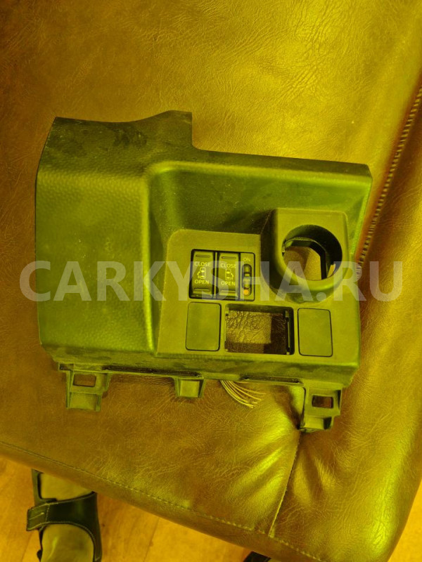 Кнопка сдвижной двери Toyota Tank 