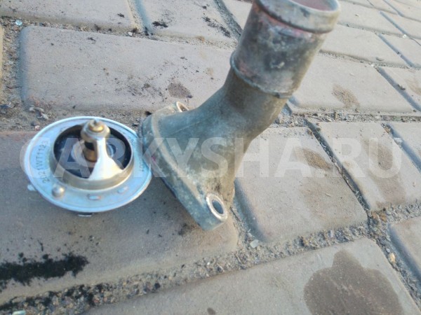 Корпус термостата Kia Ceed ED1 Kia Cee'd оригинальный номер 256312B001