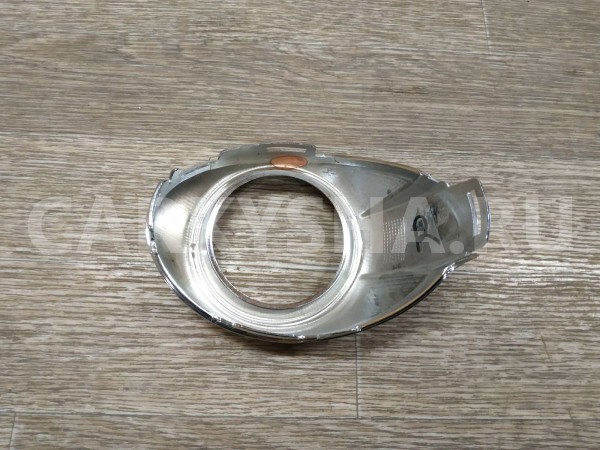 Накладка противотуманной фары правая Ford Focus 