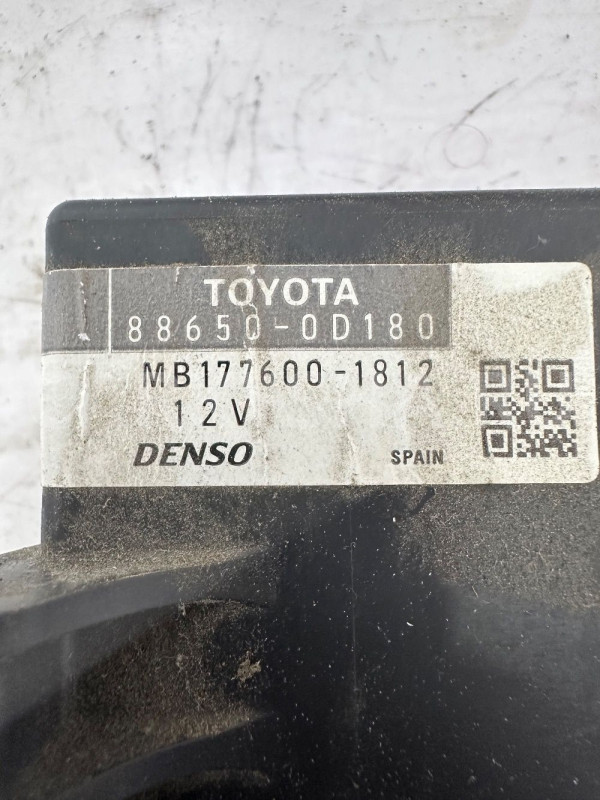Блок комфорта Toyota Yaris 2005-2009 Toyota Yaris оригинальный номер 886500D180