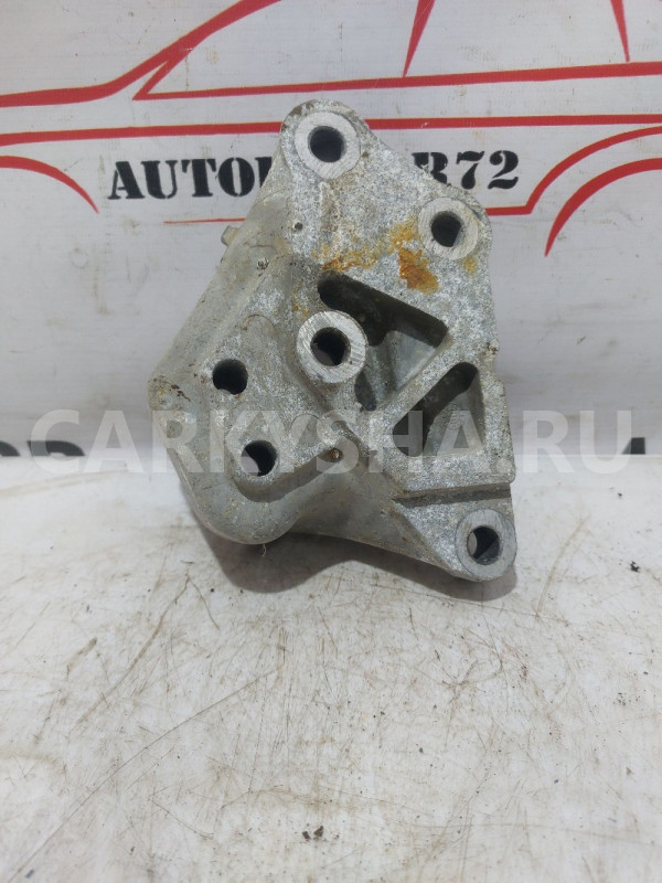Кронштейн опоры АКПП левый Hyundai i30 FD Hyundai i30 оригинальный номер 4521023010