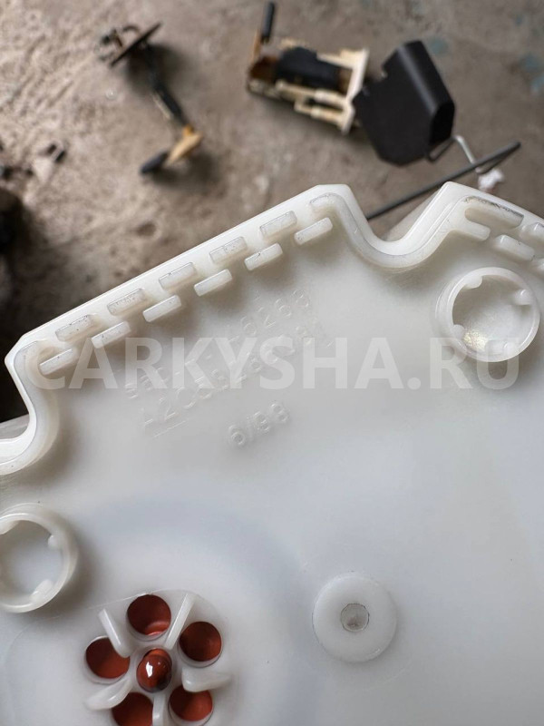 Насос топливный Volkswagen Polo V (2009—2015) Volkswagen Polo оригинальный номер A2C53288C81, 40146268