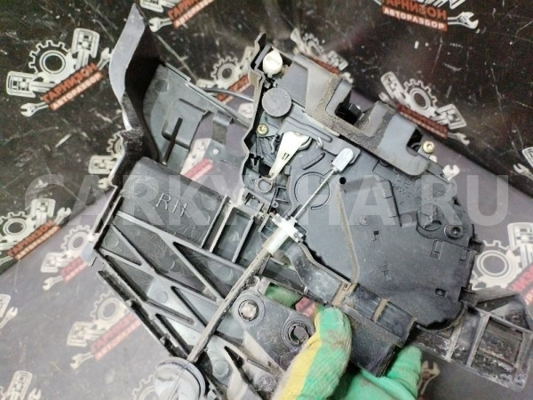 Замок задней двери Форд Фокус 2 Ford Focus оригинальный номер 4M5AA26413BE